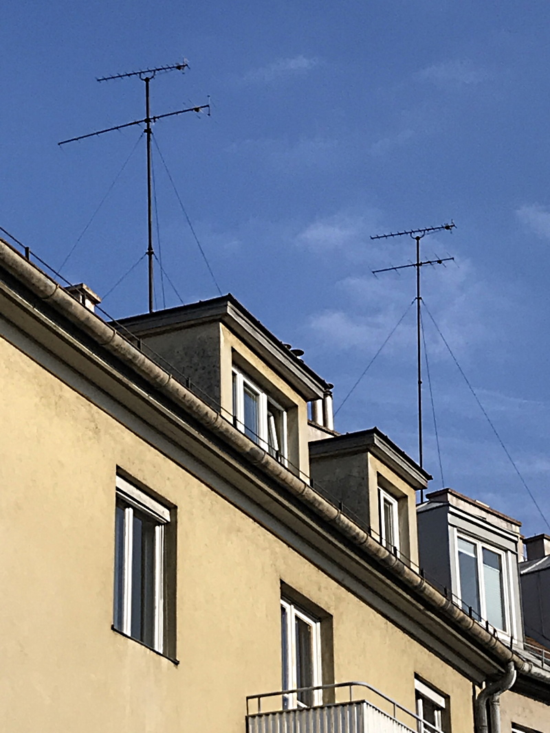 Zwei UHF-VHF  Yagis 