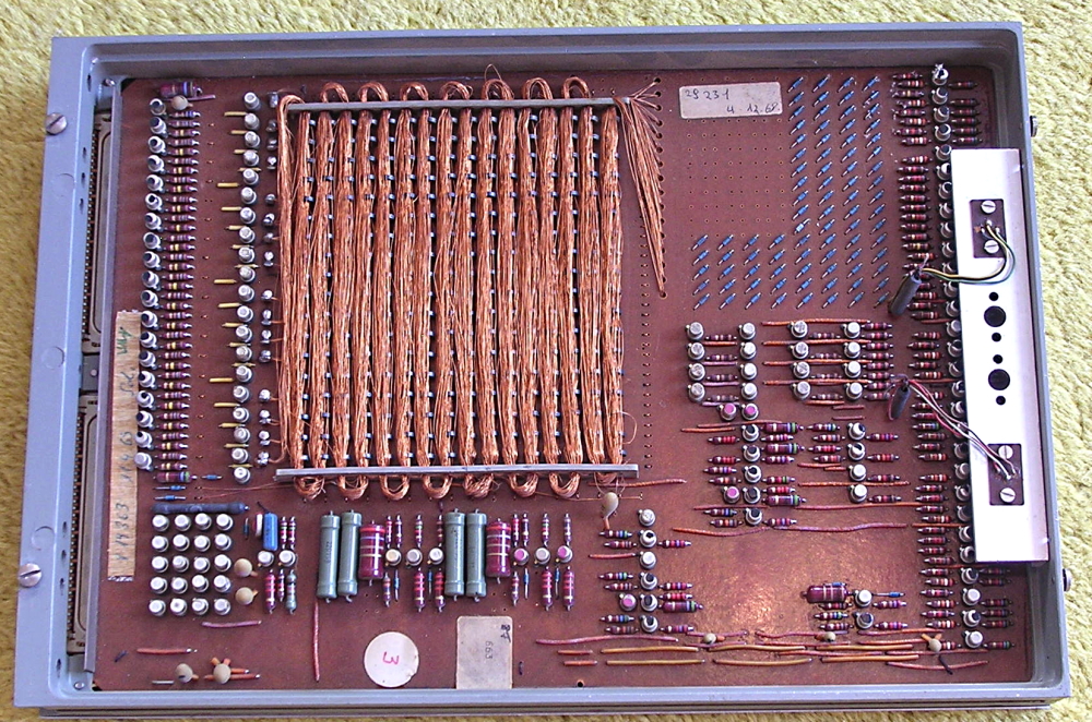 Bauteilseite Fädelspeicher